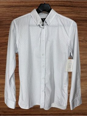 VUSTRA Men’s White Micro Geometric Print Dress Shirt. Medium